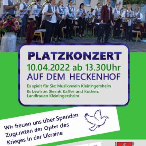 Kuchenverkauf mit Platzkonzert